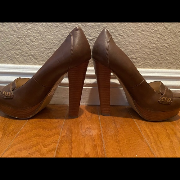 Brown heels - Picture 3 of 6
